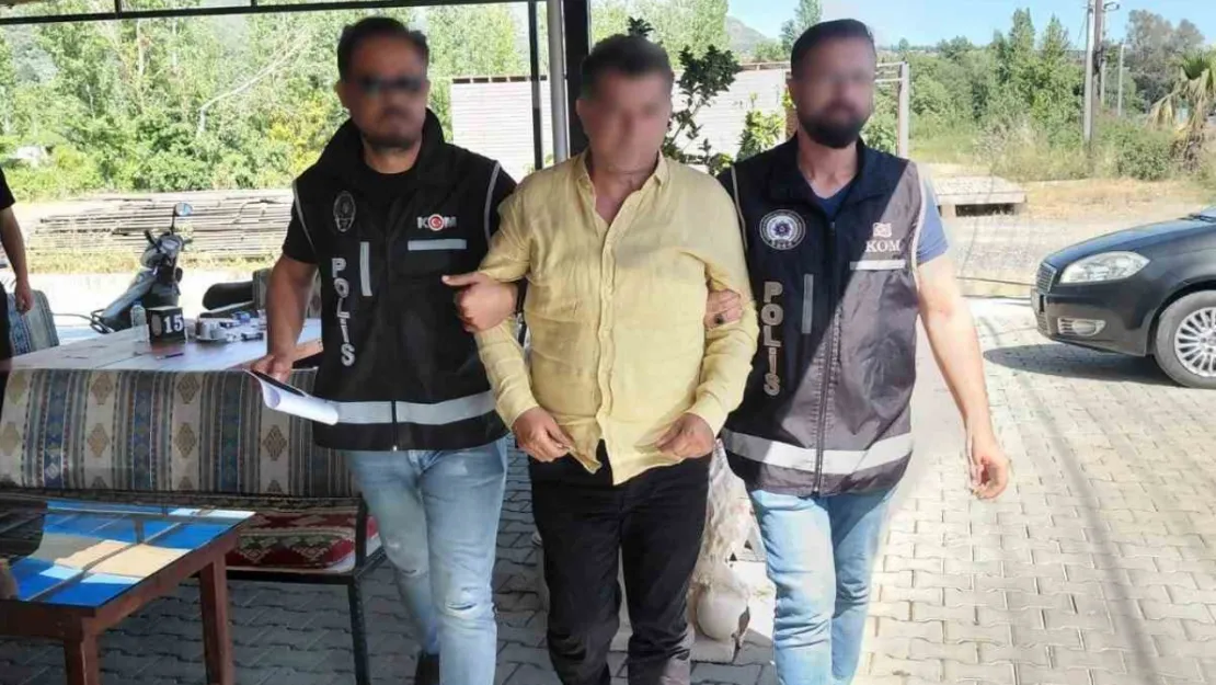 Borsa operasyonunda örgüt ele başı ve 6 şüpheli yurt dışına kaçarken yakalandı