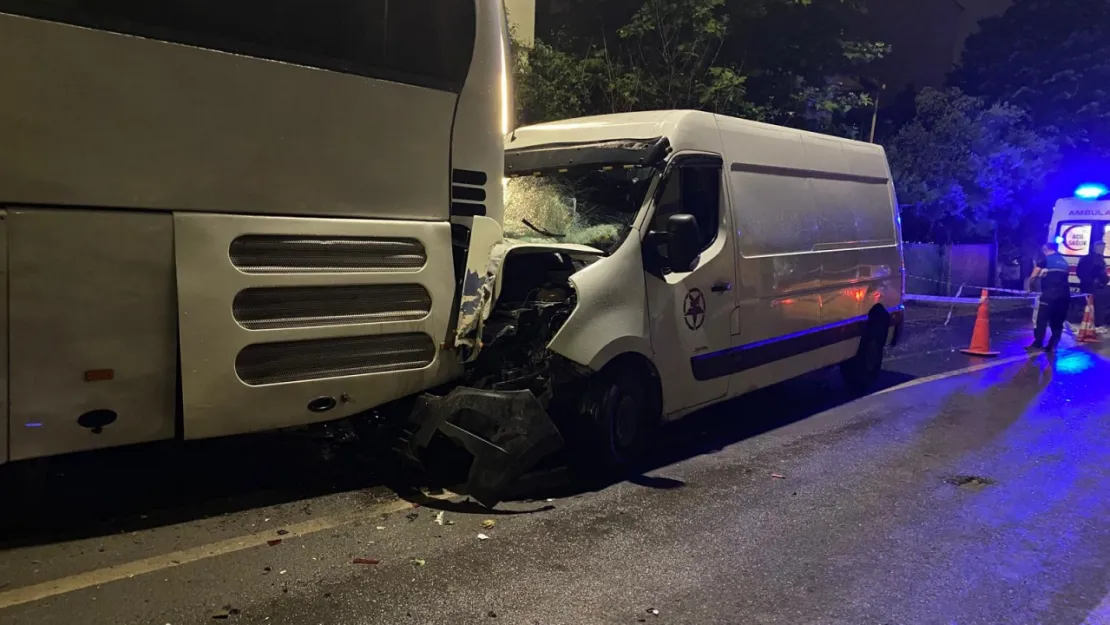 İzinsiz alınan araçla ortalığı savaş alanına çevirdiler: 3 yaralı