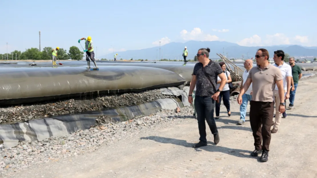İzmir Büyükşehir'den Kocaeli'de dip çamuru incelemesi