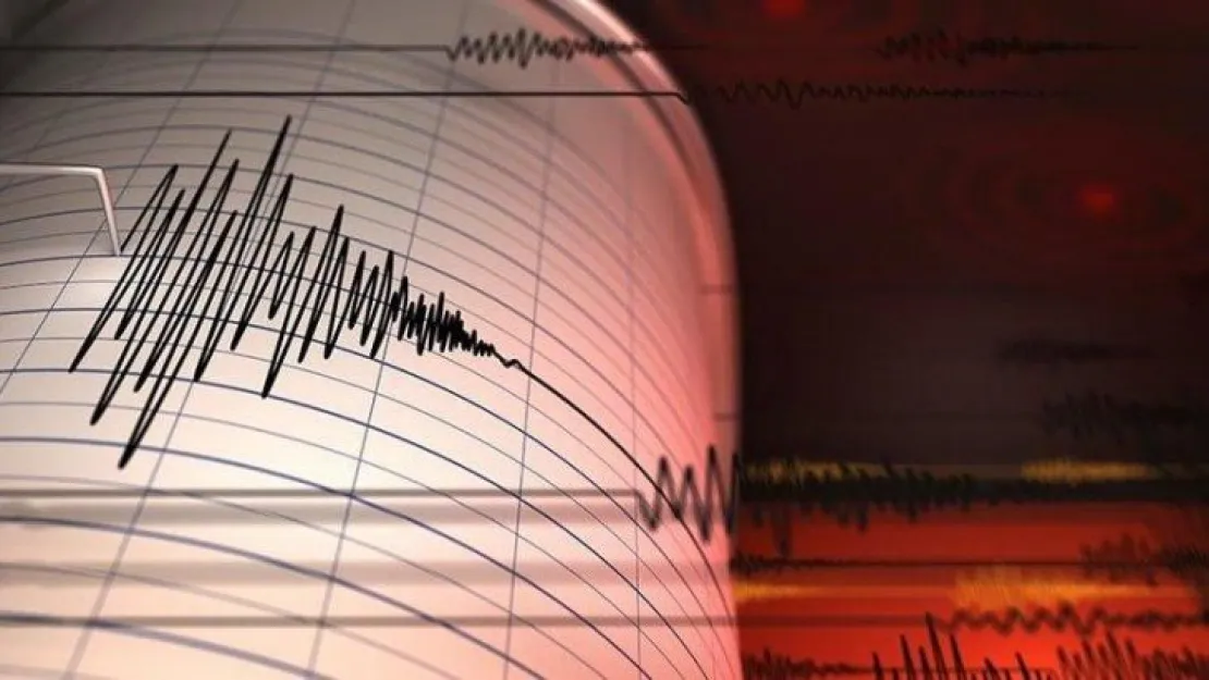 İzmir'de korkutan deprem