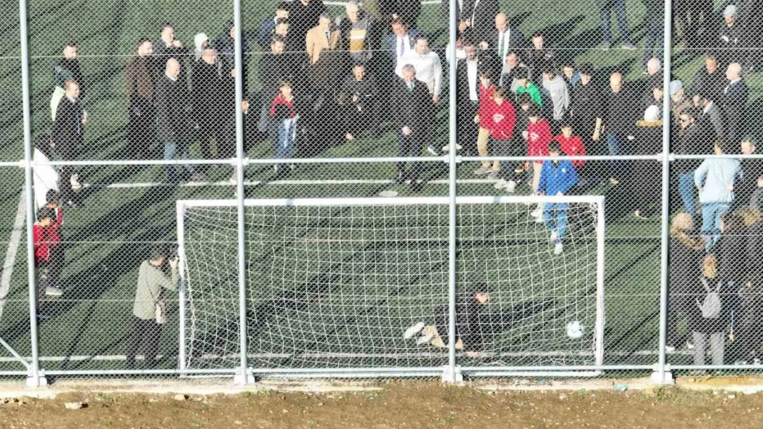 İzmit Ayazma'ya sentetik futbol sahası