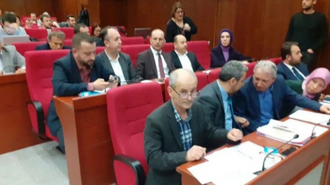 İzmit belediye Meclisi başladı