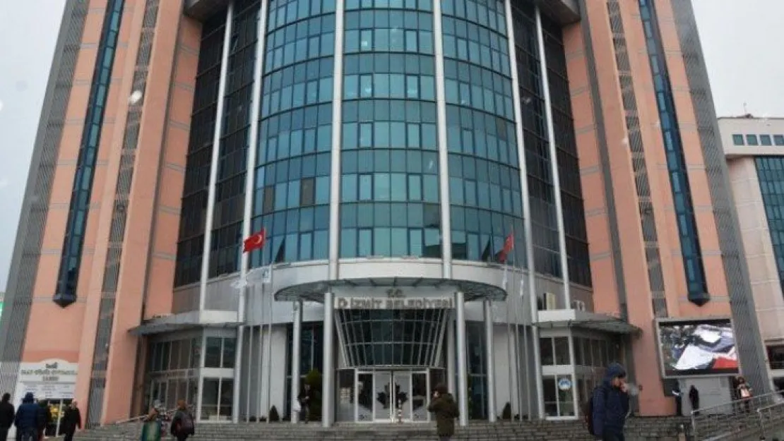 İzmit Belediyesi belsa önünde bayramlaşacak