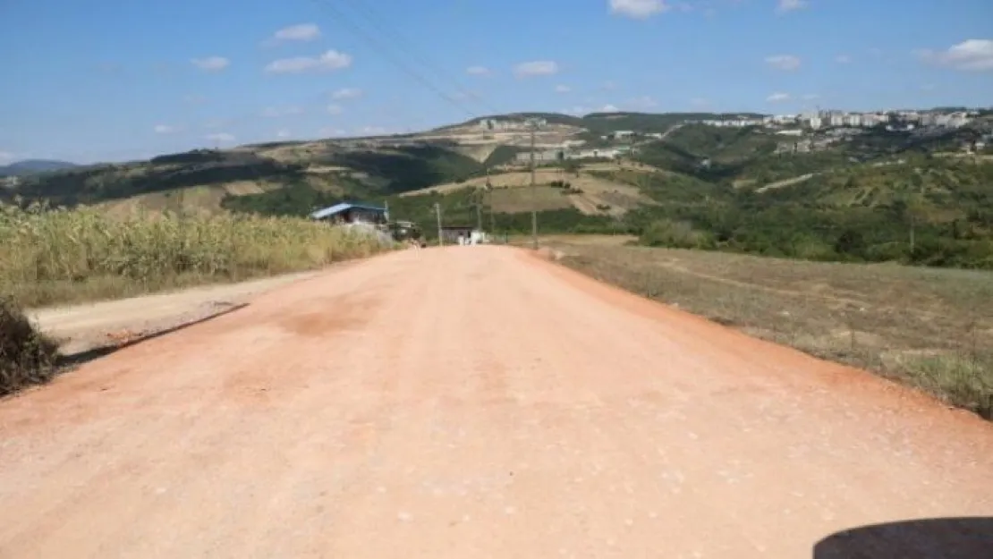 İzmit Belediyesi, Kabaoğlu Mahallesi'ndeki yolu yeniledi
