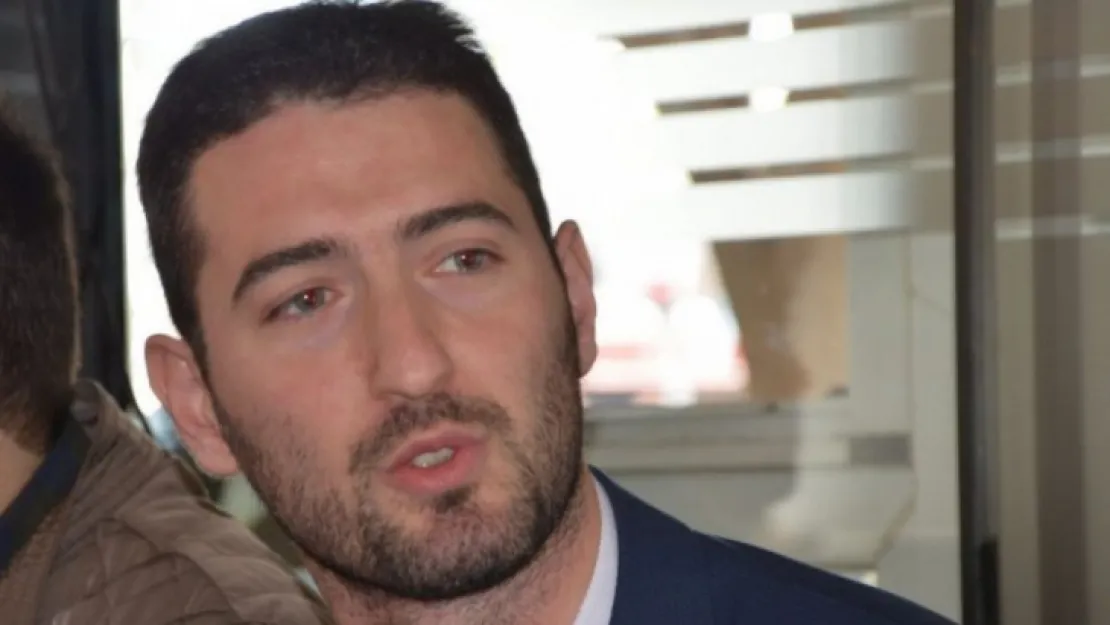 İzmit Belediyesi'nden ayrılmak zorunda kaldı