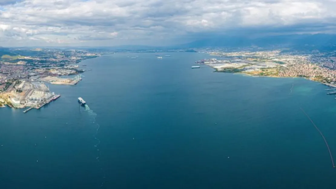 İzmit Körfezi mavi görüntüsüne kavuştu