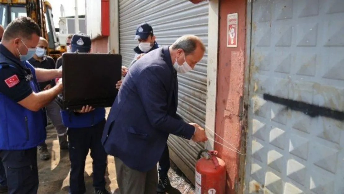 İzmit Körfezi'ni kırmızıya bürüyen o firmanın kapısına mühür vuruldu