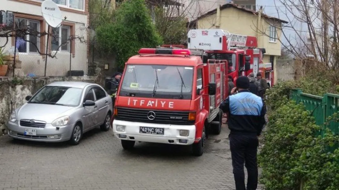 İzmit'te metruk binada yangın