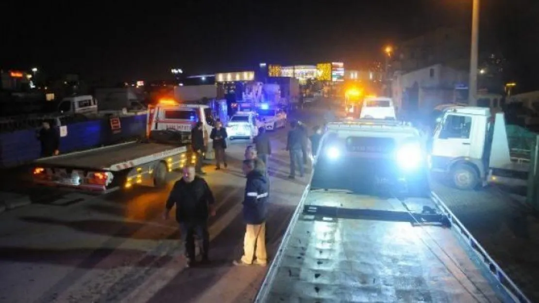 İzmit'te oto kurtarıcılardan Mehmetçiğe destek!