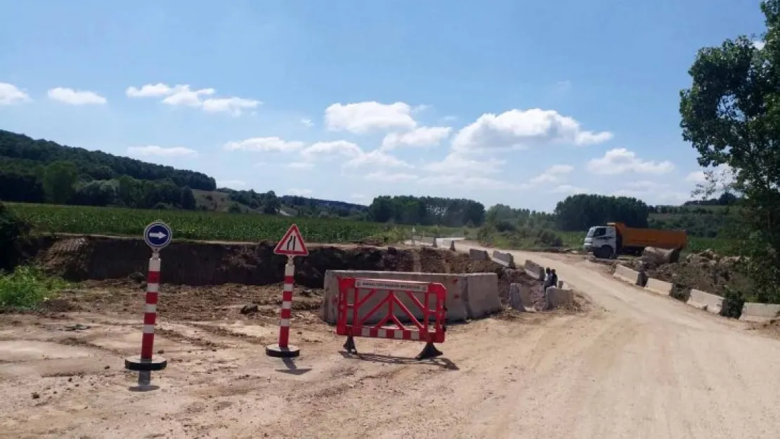 İzmit Yenice Köyü'nde menfez yapılıyor