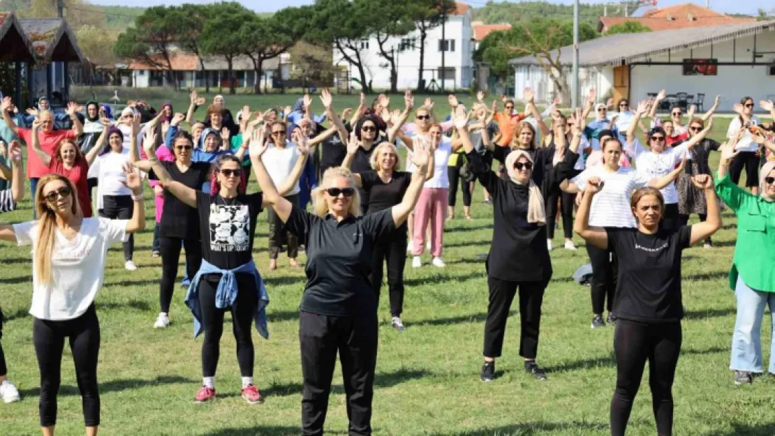 İzmitli kadınlar hem eğlendi hem spor yaptı