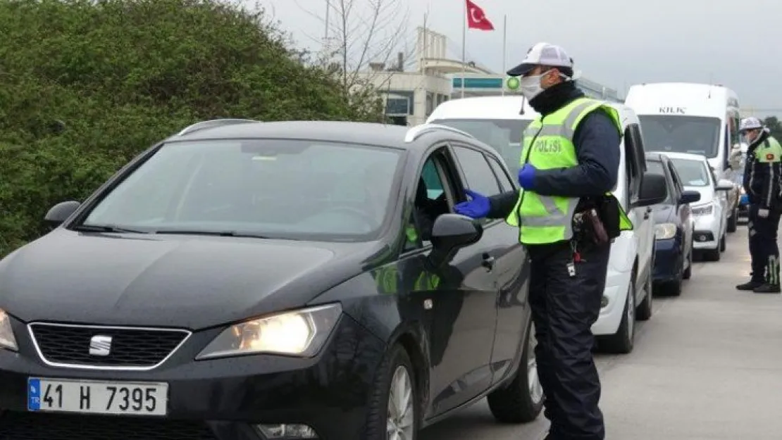 İzmit'te polisten 'evde kal' uyarısı