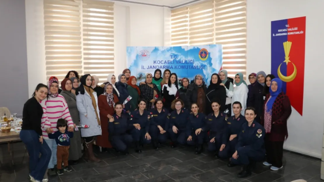 Jandarma'dan anlamlı günde anlamlı davranış!