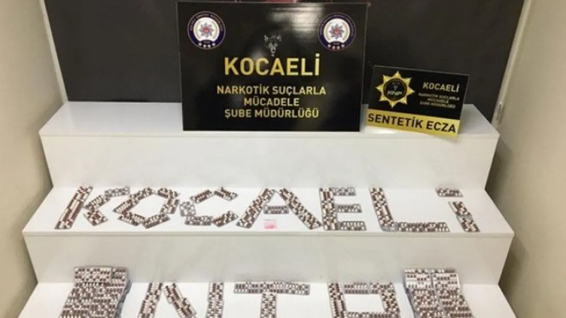 Jandarmaya çarptılar, uyuşturucuyla yakalandılar!