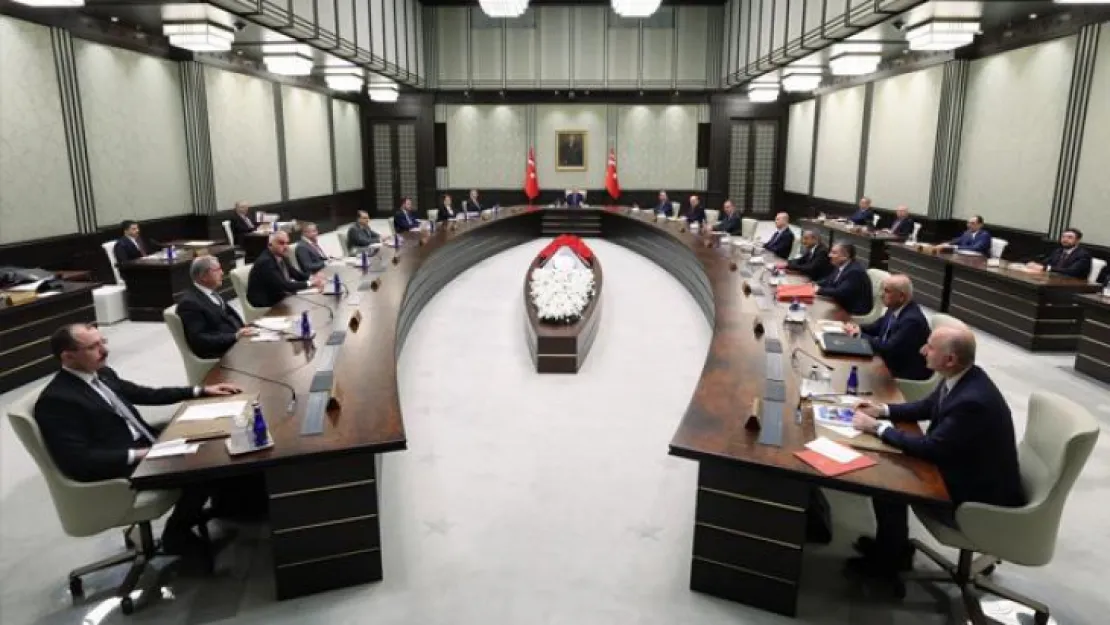 Kabine toplanıyor: Gündem yeni yapılandırma paketi