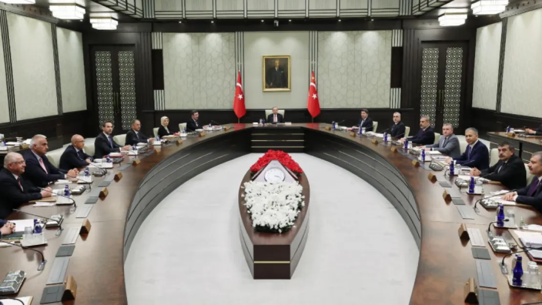 Kabine toplanıyor