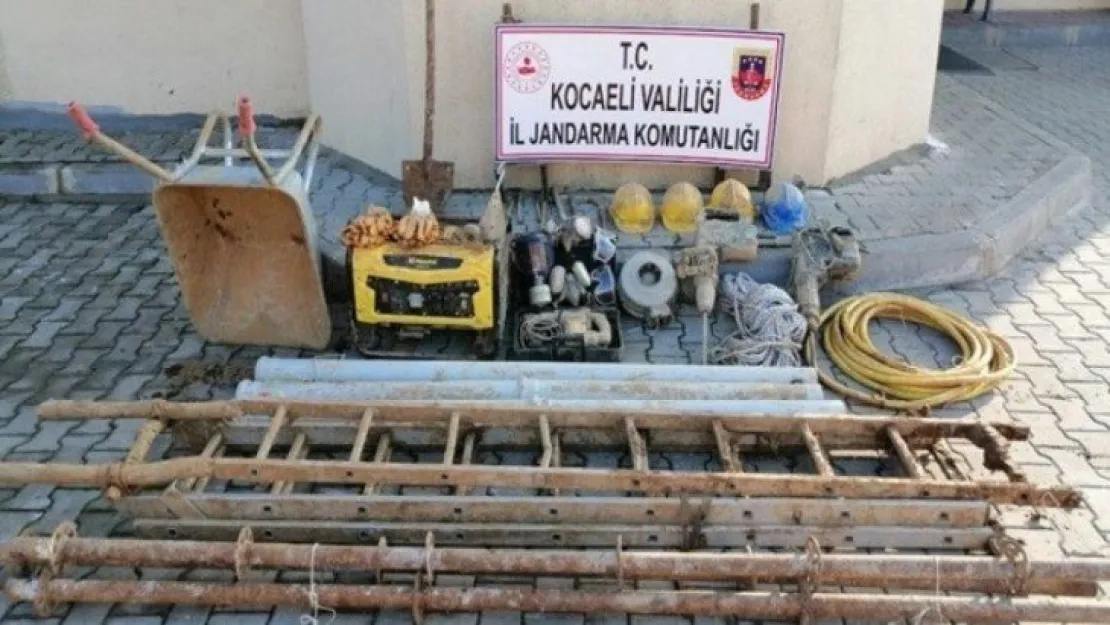 Kaçak define avcıları suçüstü yakalandı