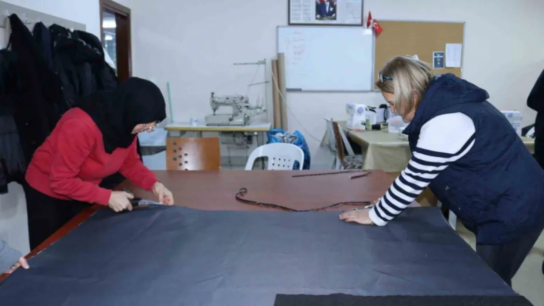 İzmitli kadınlar deprem bölgesi için çalışıyor
