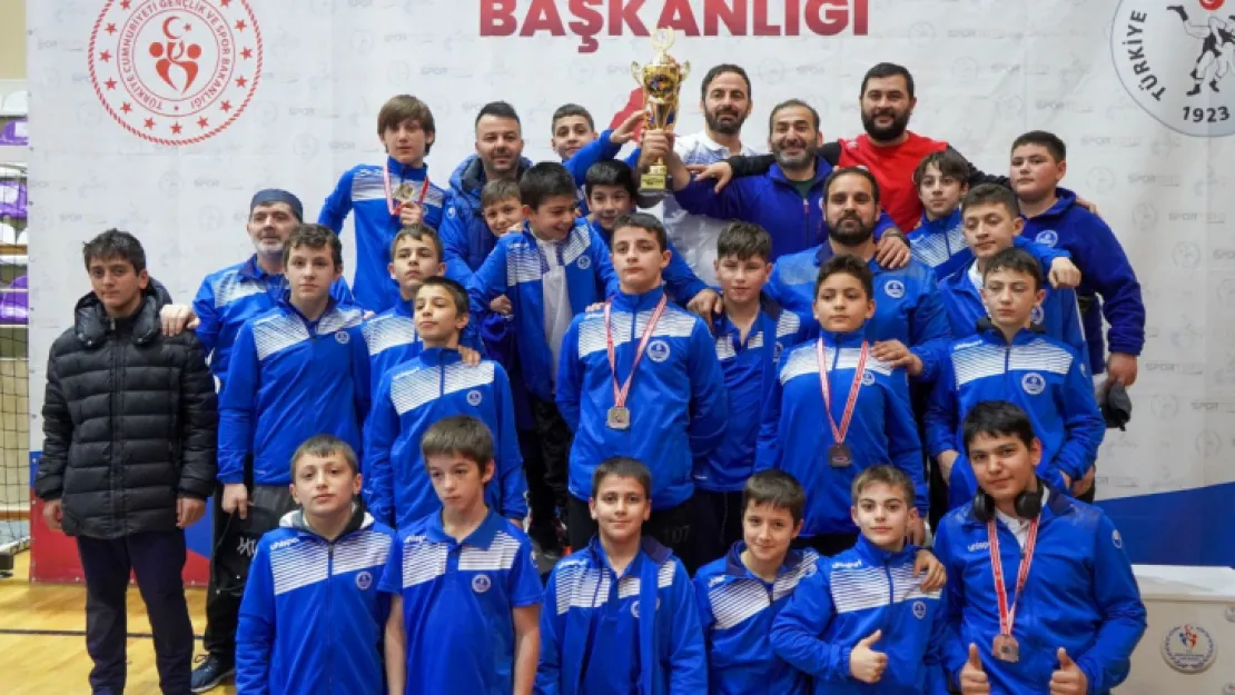 Kağıtspor'un madalya avcısı yıldızları
