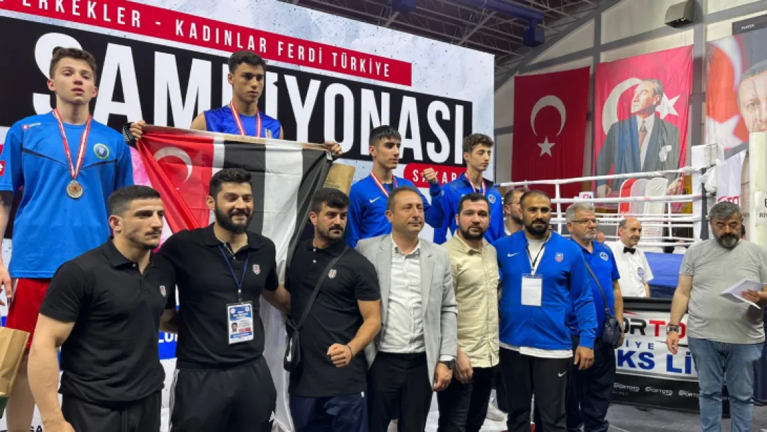 Kağıtsporlu boksörlerden 3 bronz