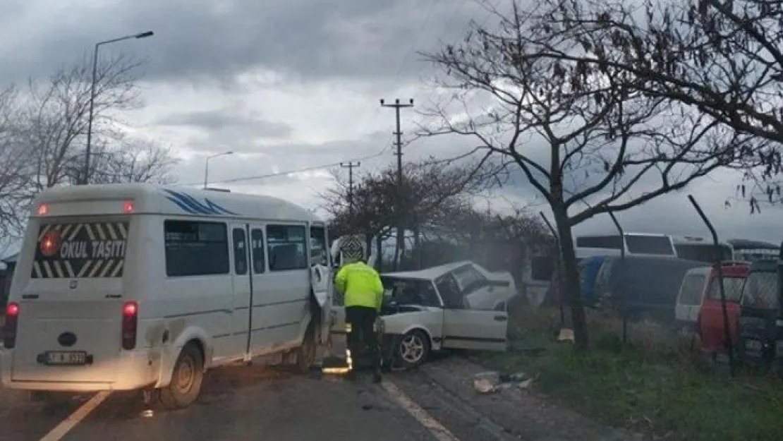 Kandıra'da okul servisi kaza yaptı!