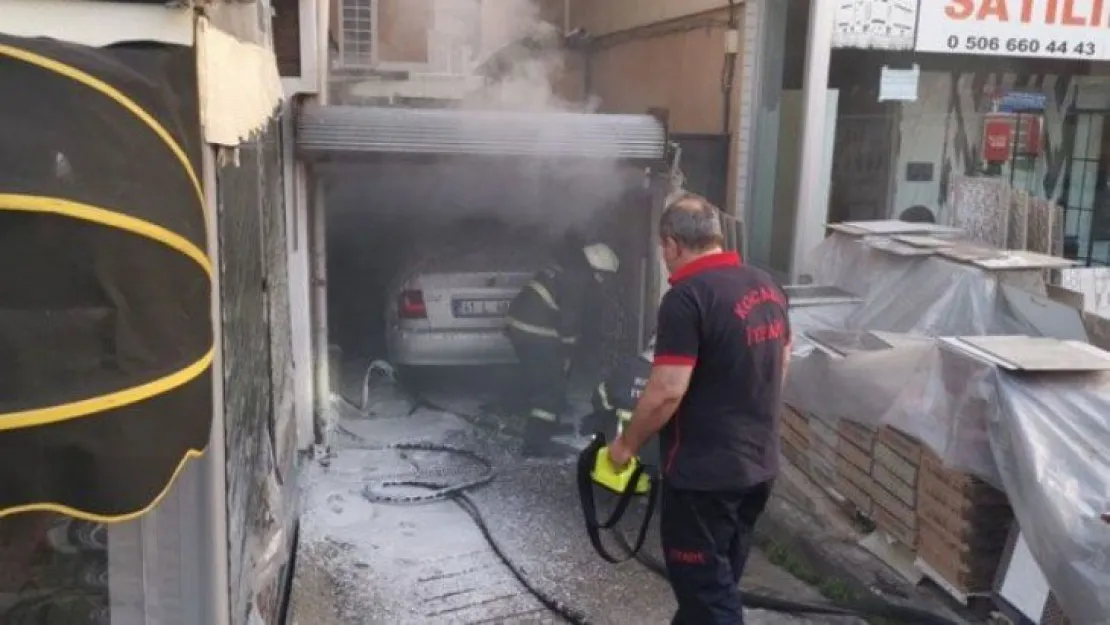 Kapalı otoparktaki araç alev aldı!