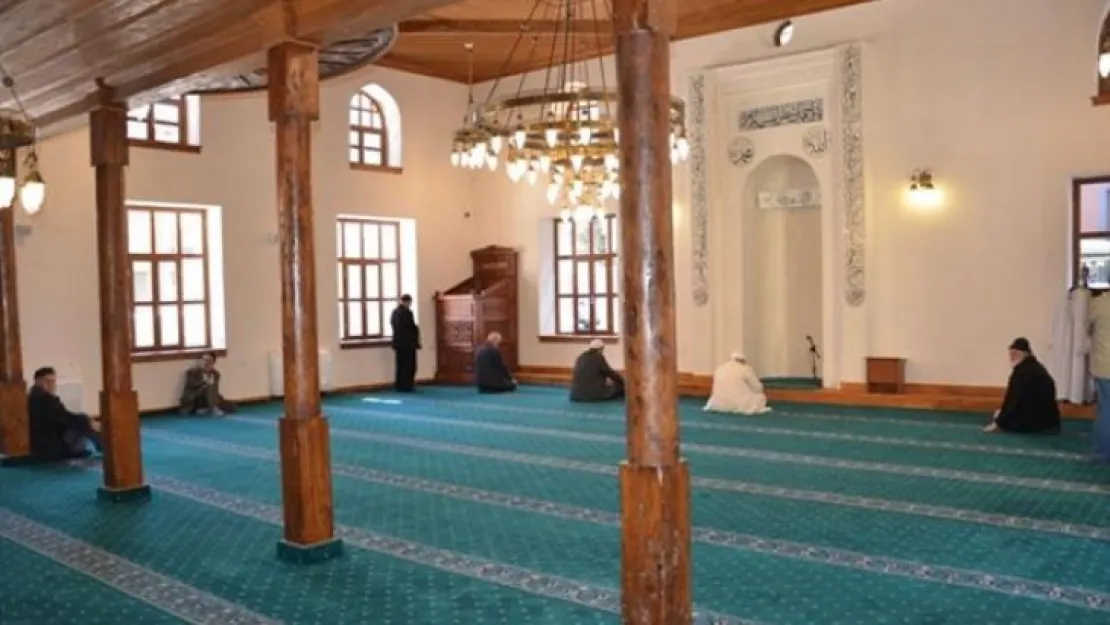 Karamürsel İhsaniye Camii İmam bekliyor