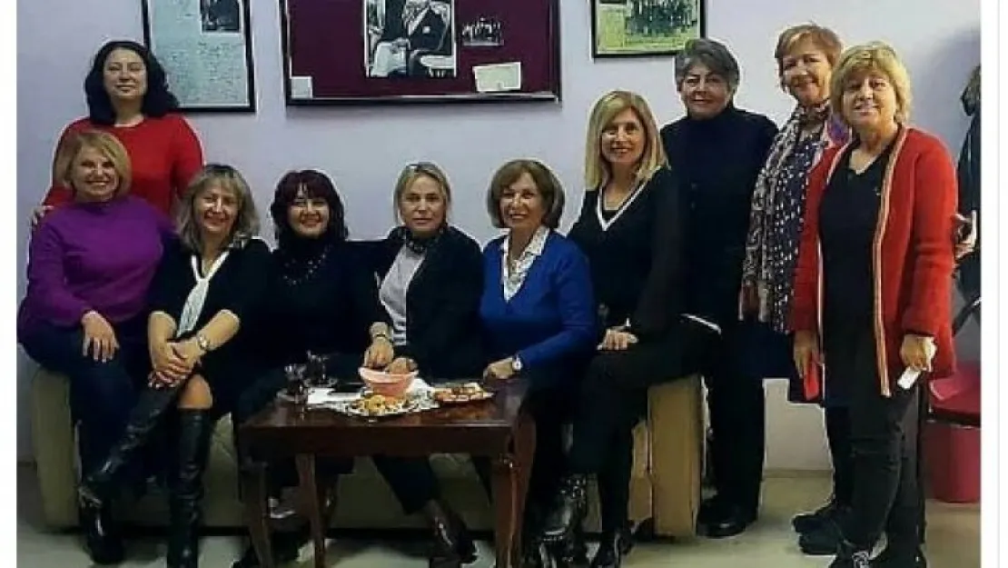 Karamürsel Yardımsevenler Derneği'nde yeni yönetim 