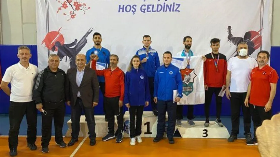 Karateciler engel tanımadı