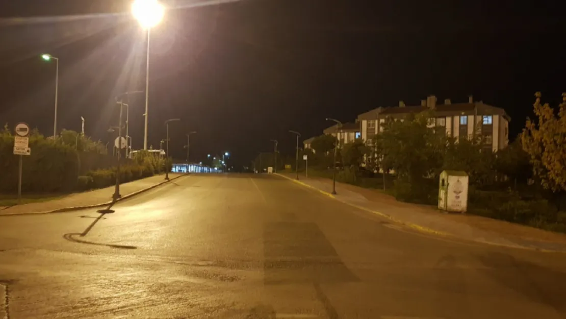 Kartepe'de sokak lambaları yanmıyor