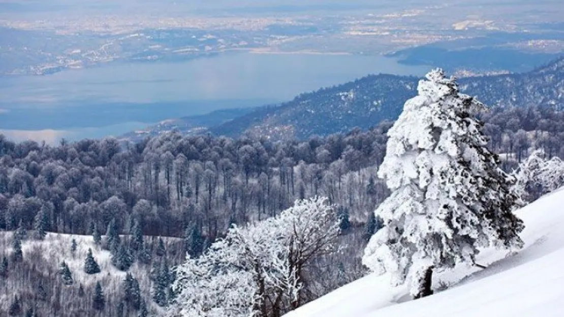 Kartepe'ye kar yağışı başladı!