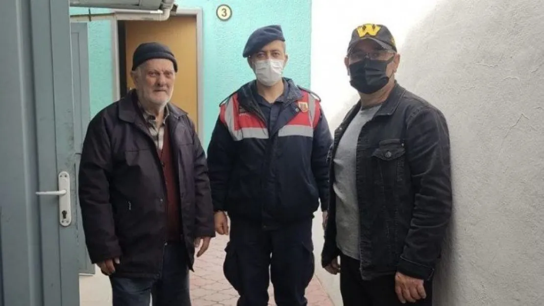 Kaybolan alzheimer hastası vatandaşı jandarma ekipleri buldu