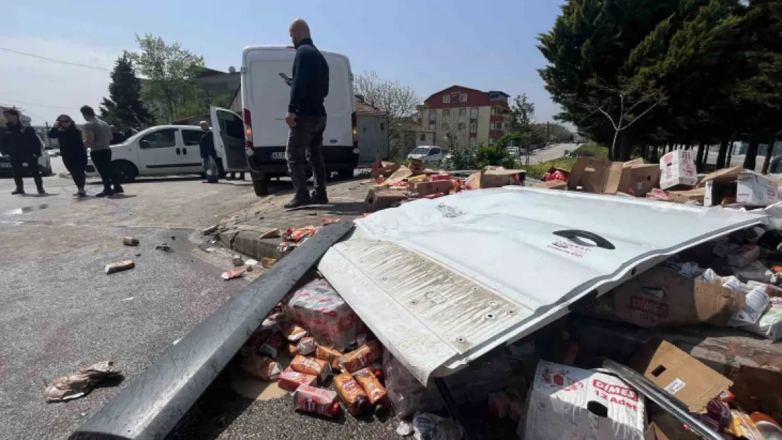 Kaza yapan araçtaki meşrubatlar yola saçıldı, bir kişi yaralandı