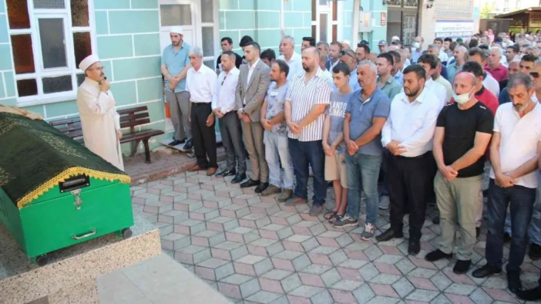 15 yaşındaki Sümeyye son yolculuğuna uğurlandı