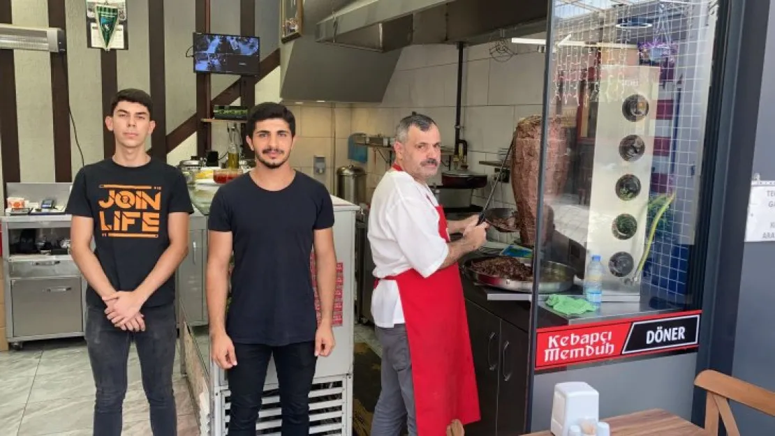Kebapçı Memduh enflasyona direniyor 