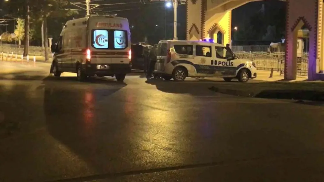İzmit'te bıçaklı kavga! 1 yaralı!