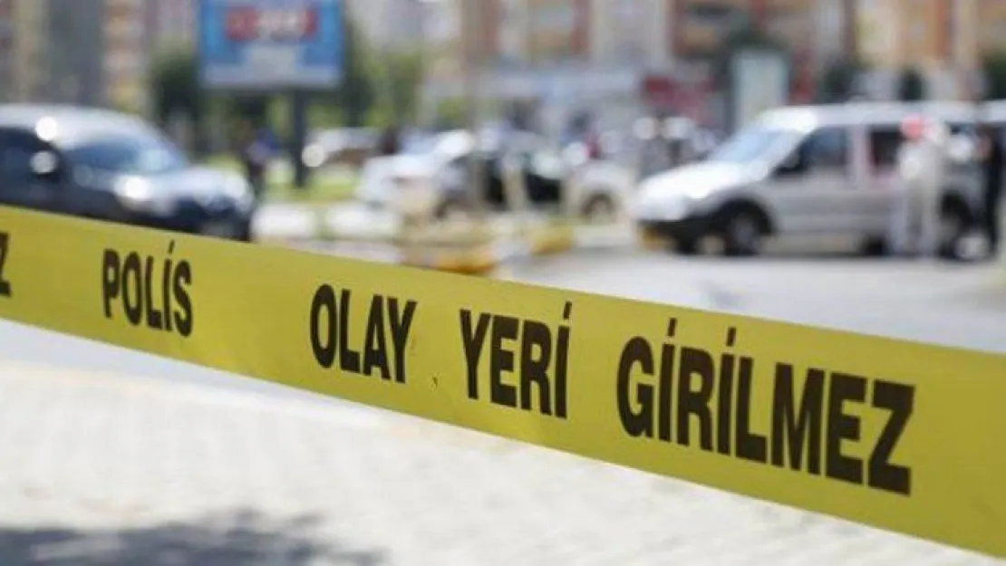 Kıskandığı eşini ekmek bıçağı ile öldürdü!