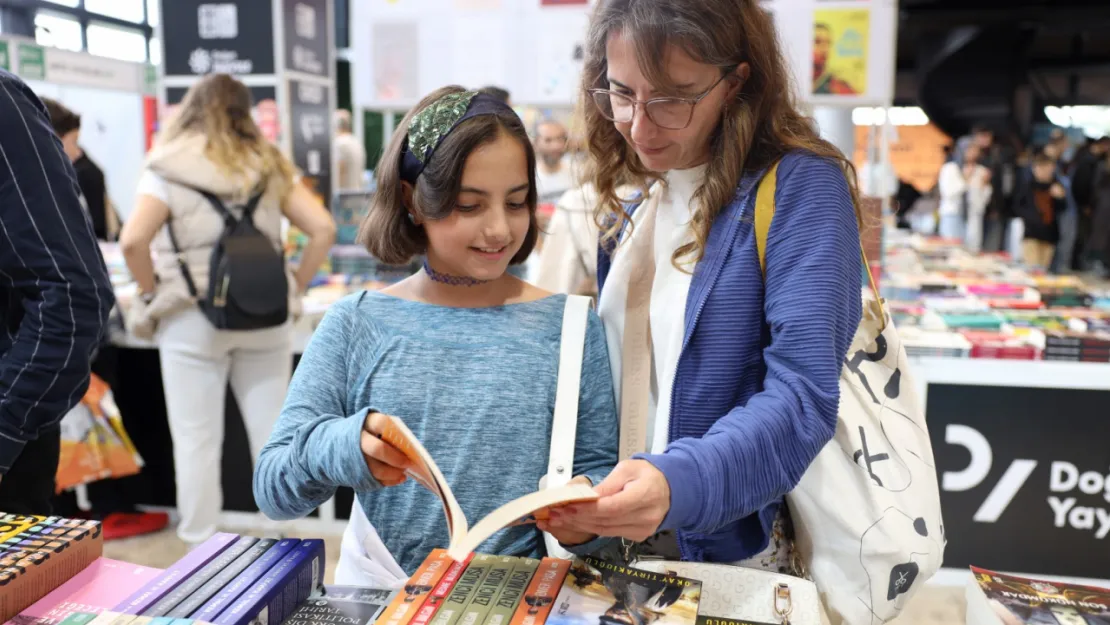 Kitap tutkunu Melis'ten örnek davranış