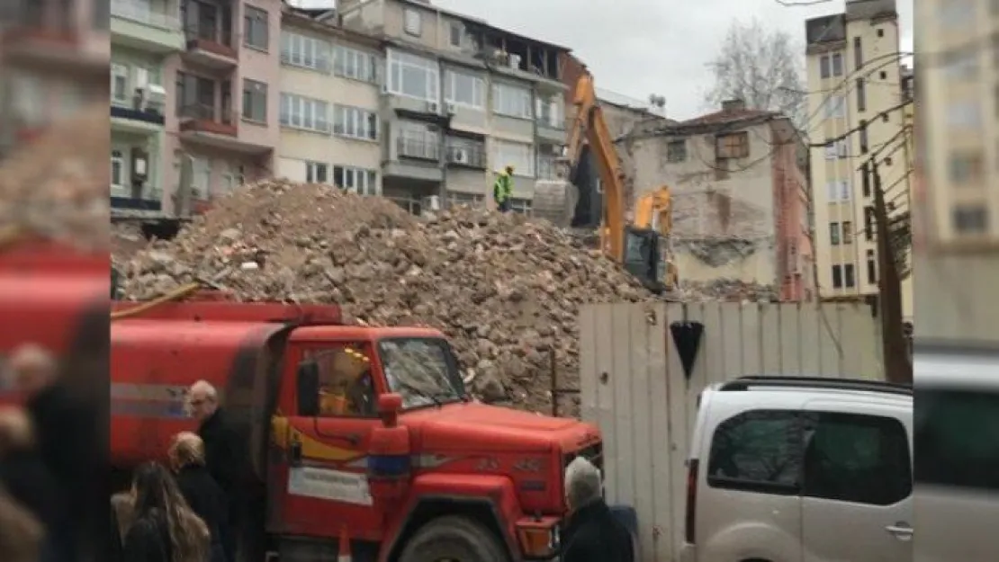 Kızılay binasının yıkımı nihayet bitti