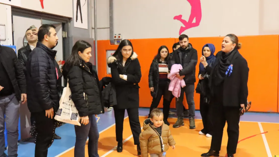 Kocaeli Bilnet, ilkokula aday velileriyle buluştu
