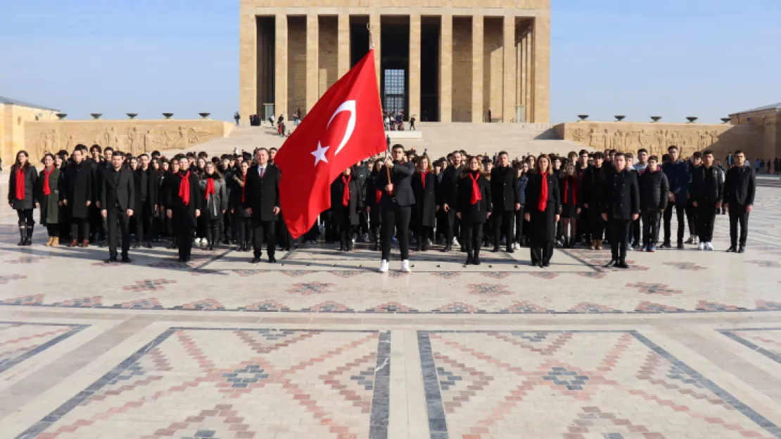 Kocaeli Bilnet Okulları Ata'nın huzurunda