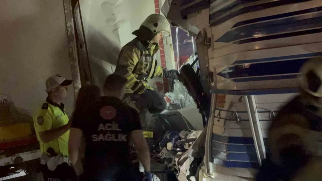 Kocaeli'de 1 kişinin öldüğü zincirleme kazayla ilgili 2 sürücü tutuklandı