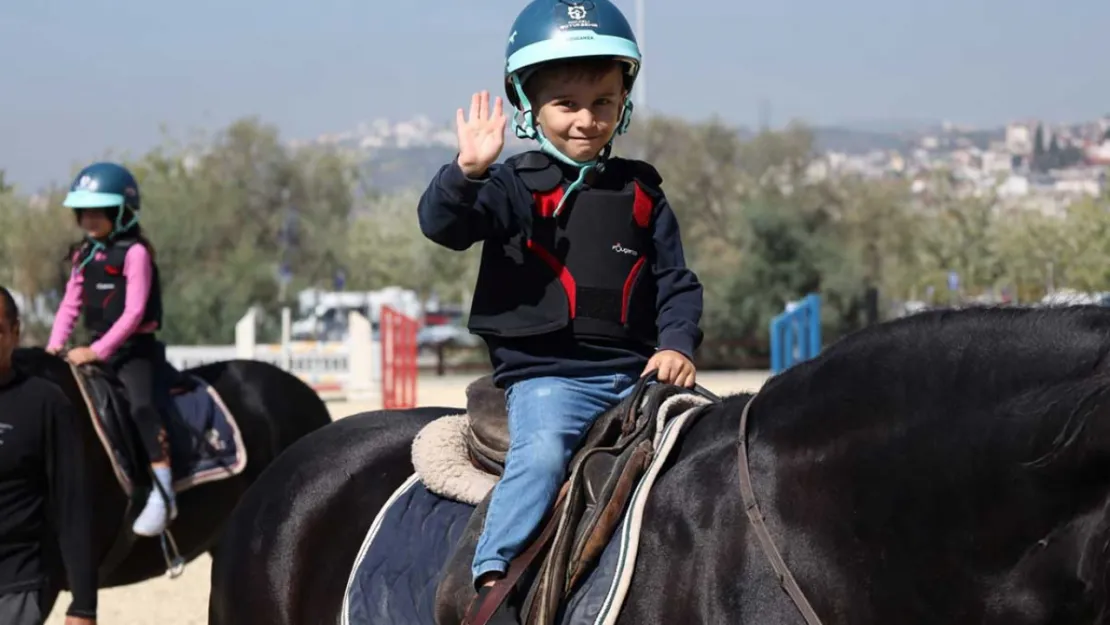 Kocaeli'de 20 bin çocuk binicilik sporuyla tanıştı