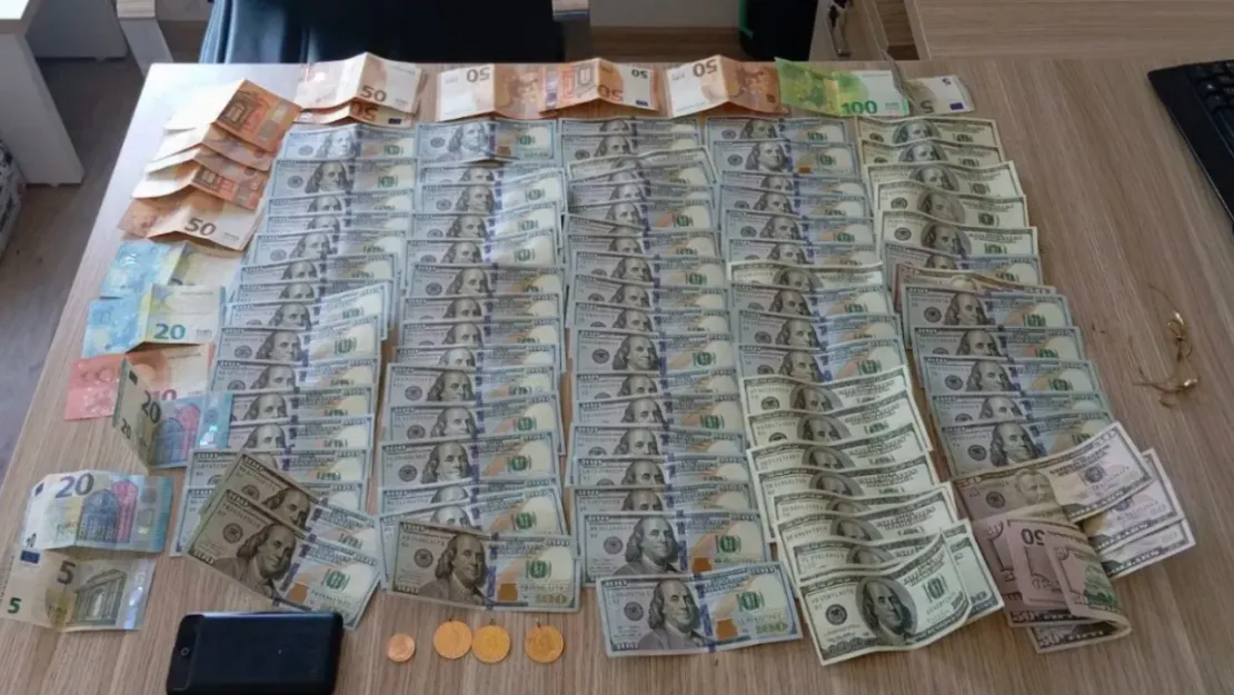 Kocaeli'de altın ve döviz çalan şahıs İzmir'de yakalandı