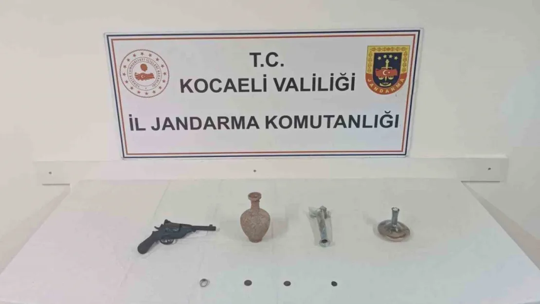 Kocaeli'de araçta tarihi eser ele geçirildi