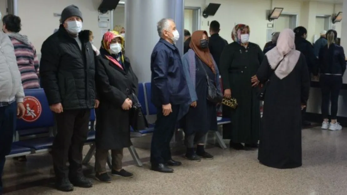 Kocaeli'de Ata'ya saygı duruşu