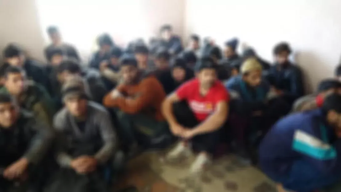 Kocaeli'de bir ev dolusu düzensiz göçmen çıktı!