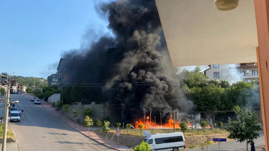 Kocaeli'de çocuk parkı alev topuna döndü