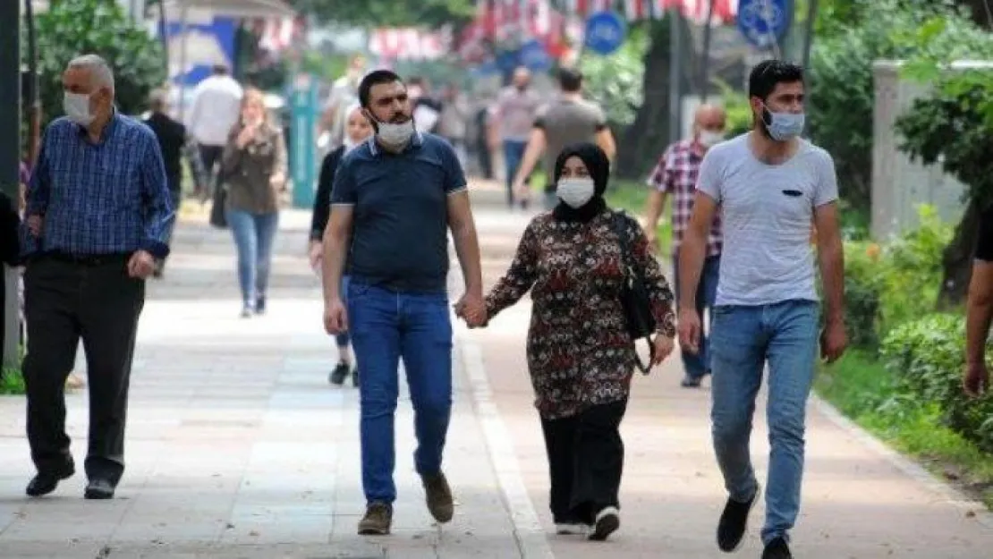 Kocaeli'de maske ve mesafe unutuldu