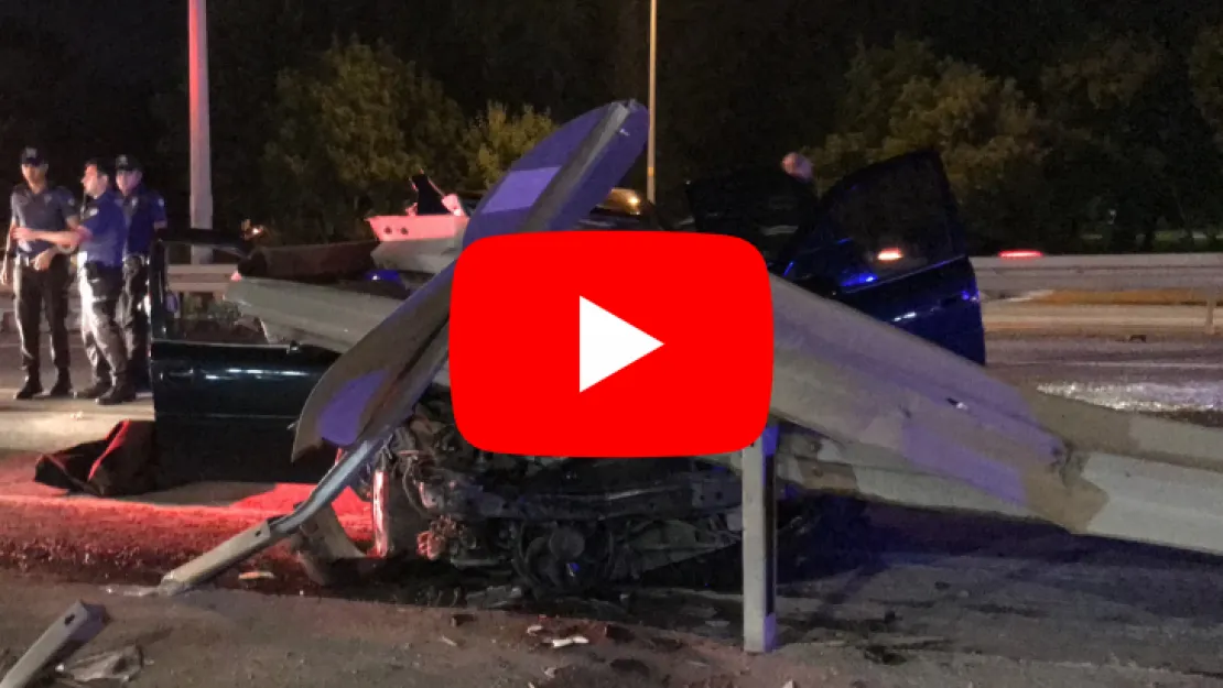 Kocaeli'de otomobil, bariyerlere ok gibi saplandı